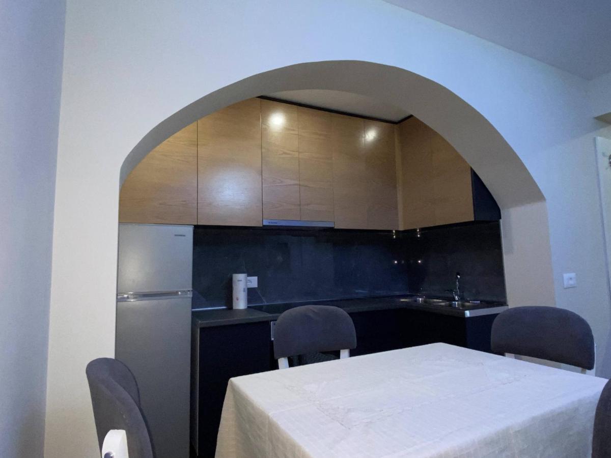 Komatas Modern Apartments In Bllok Area Тирана Экстерьер фото